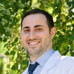 Dr. Jonathan Akhavan of Torrance Dental Center